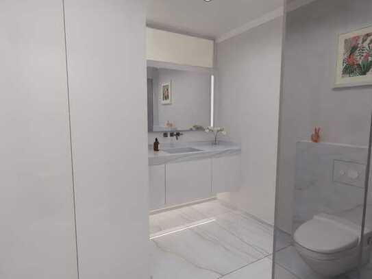 Stilvolle 3-Raum-Hochparterre-Wohnung mit lux. Innenausstattung
