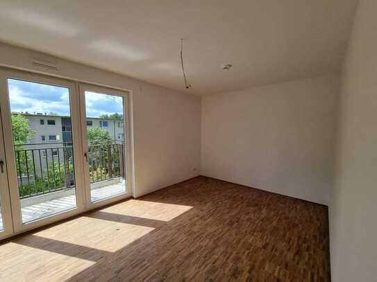 helle 2 Zimmer Wohnung in Berlin Moabit mit Balkon// 2 room flat in Berlin Moabit w. balcony WE41