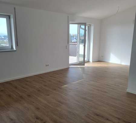 Stilvolle 3-Raum-Hochparterre-Wohnung mit Balkon in Straßkirchen