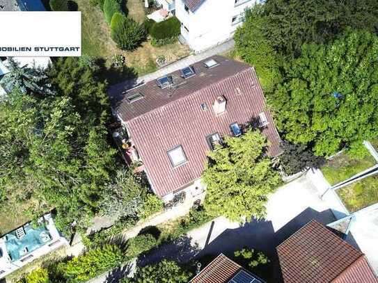 Wohnen am Eichenhain: 2 Familienhaus (ca. 198 m²) mit großem Garten im schönen Riedenberg