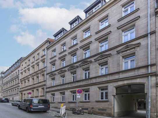 Denkmalschutz: Bezugsfreie, helle 2-Zimmer-Maisonettewohnung in zentraler Lage in Fürth