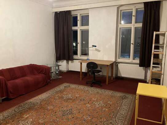 Sub renting big room till 31.01.2025// Vermiete großes Zimmer unter bis 31.01.2025, ggf. wochenweise