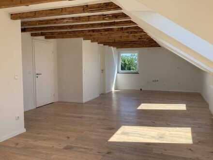 Attraktive Dachgeschoss-Wohnung in Kaarst, zentrumsnah