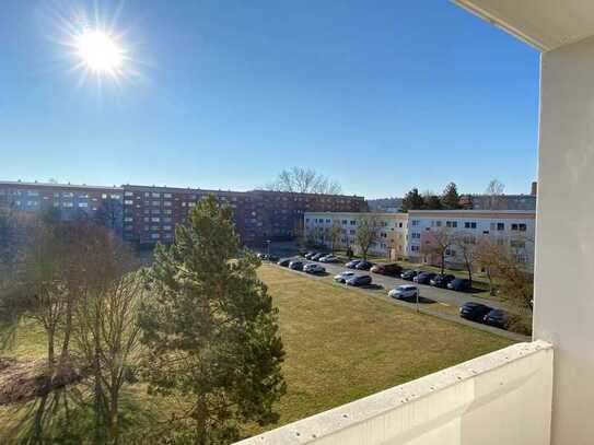 Charmante 3-Zimmer-Wohnung mit Balkon in Plauen