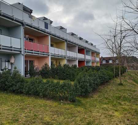 Geschmackvolle, neuwertige 2-Zimmer-Dachgeschosswohnung mit geh. Innenausstattung mit EBK