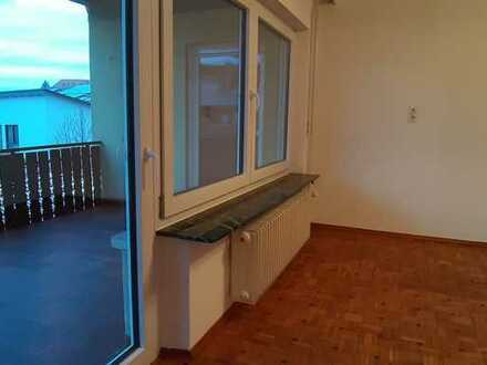 5-Zimmer-Wohnung mit Wohnküche und großem Balkon, in guter Lage in Gomaringen zu vermieten