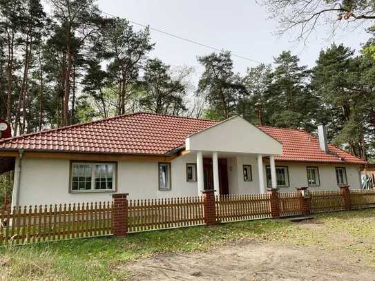 Verkauf mit Nießbrauch in Wandlitz - Großes Haus im Bungalowstil