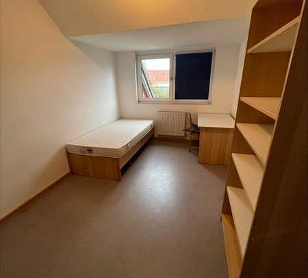 Studenten aufgepasst! WG-Zimmer in top Lage frei