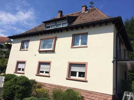 Wohnhaus mit gut vermieteter Einheit