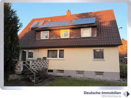Charmantes 1-2 Familienhaus mit Garage in Urbach