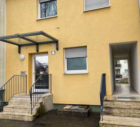 Charmante, komplett sanierte 3-Zimmer-Maisonette-Wohnung in ruhiger Lage.