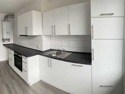 Vollständig renovierte Wohnung mit zwei Zimmern und EBK in Aachen Stadtmitte