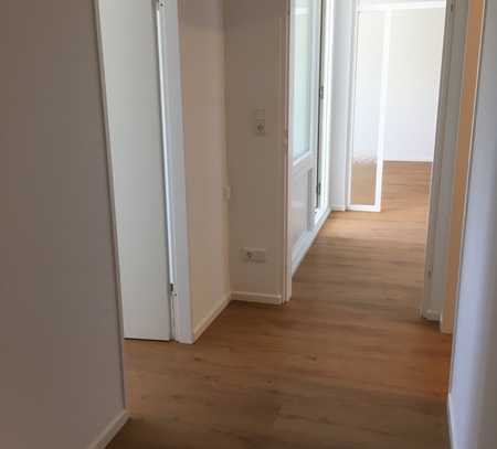 Erstbezug nach Renovierung: Helle 4,5-Zimmer-Wohnung in ruhiger Lage in München Kleinhadern