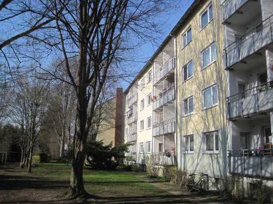 Top! Modernisierte/Renovierte 2-Zimmer-Wohnung in Stadtlage Anmietung 18.04.2025