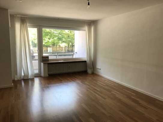 Attraktive sanierte 1-Zimmer-Wohnung mit Bettnische und Balkon in Pasing, München