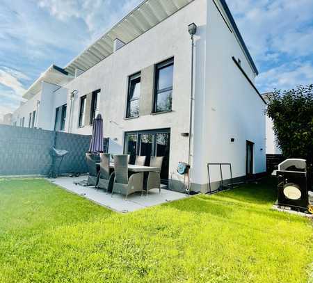 Schönes Reihenendhaus mit Dachterrasse und zwei PKW-Stellplätzen in naturnaher Lage Riedstadt-Goddel