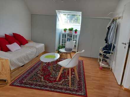 1-Zimmer DG-Wohnung Feuerbach - 500€