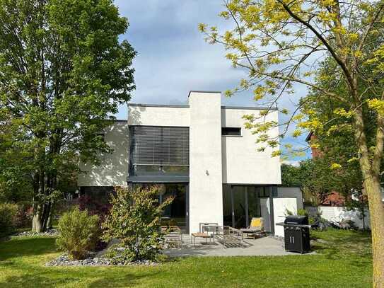 Repräsentative Bauhaus-Villa mit 918 qm Südgrundstück - provisionsfrei