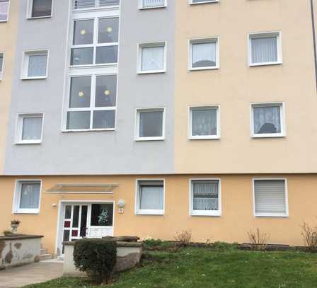 geräumige 2-Zi-Wohnung mit Balkon in modernisiertem Mehrfamilienhaus