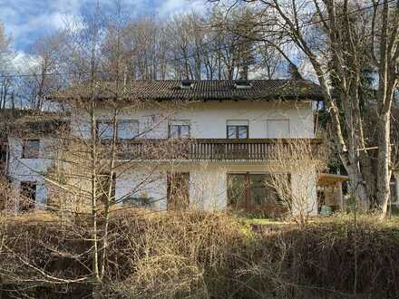 RG - Immobilien - Ländliche Idylle, Große 3 Zimmer-Souterrain-Wohnung in 84424 Burgrain