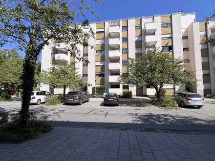 ... AIGNER - Wohnen mit Aussicht: renovierte, gepflegte 2-Zi-Whg. im 5.OG - ideal zur Vermietung ...
