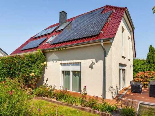 Ihr Traumhaus wartet: 5 Zimmer, Garten, Garage, Solarthermie, Photovoltaik und Energieklasse A