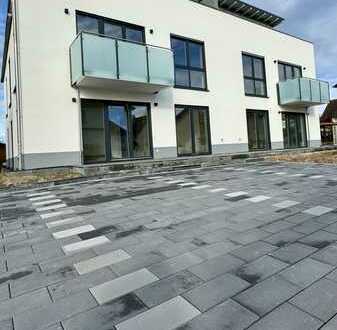 Stilvolle, geräumige 2-Zimmer-Terrassenwohnung mit Balkon in Rodenbach