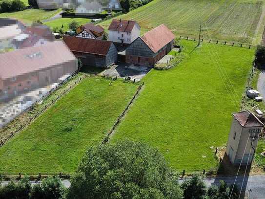 Ländlicher Hof mit Weidefläche u. Reitplatz