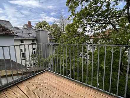 Skyline-Blick: 4-Zimmer-Maisonette-Wohnung in Frankfurt-Nordend-West