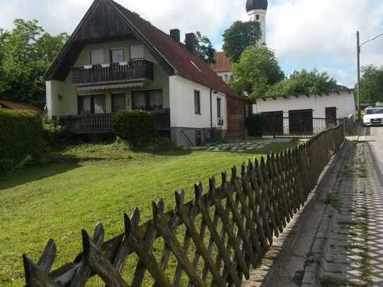 stilvolle 4-Zimmer-Hochparterre-Wohnung mit Balkon in Eching/Günzenhausen