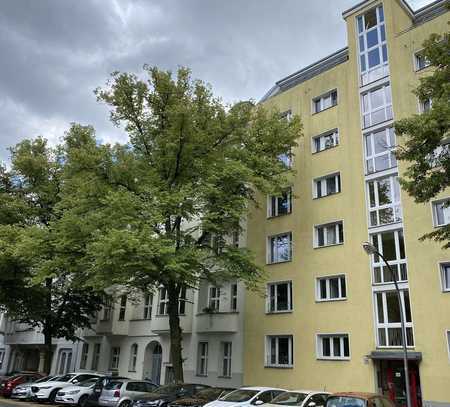 ** Top Lage am Lietzensee in Charlottenburg** sonnige 1 Zimmerwohnung** mit EBK und Balkon**