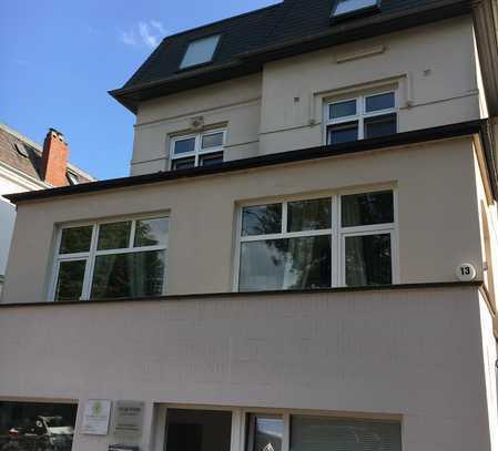 Charmanter Altbau 4 Zi., 24qm große Südterrasse, Othmarschen nahe Elbe