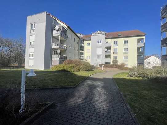 Großzügige 4-Zimmer-Wohnung mit Tiefgaragenstellplatz und überdachtem Balkon