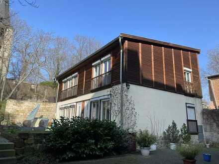 gepflegte, sonnige 2-Raumwohnung mit Terrasse, Gartennutzung und EBK in ruhiger Marktnähe