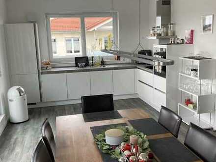 Wohnen im Einklang: Moderne und helle Wohnung in ruhiger Lage