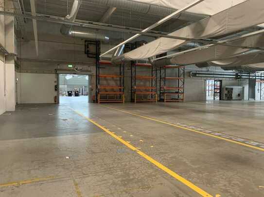 4.500 m² Hallenfläche | 975 m² Büro-/ Sozialflächen | hochwertige Produktione | RUHR REAL