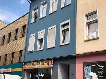 Renditestarkes Mehrfamilienhaus mit 4 Einheiten und 3 Garagen / Provisionsfrei vom Eigentümer