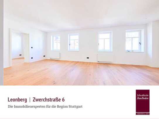 Großzügige 5-Zi-Wohnung, ca. 123 qm, direkt am Marktplatz, Parkett, tolles Bad, hell u. v. m.