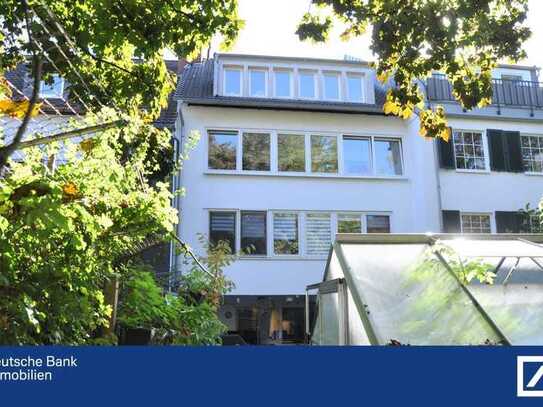 Attraktives 4-Familienhaus am Rhein in ruhiger Nebenstraße