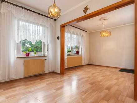 2-Familien-Haus als DHH * zentrale Lage * großer Garten