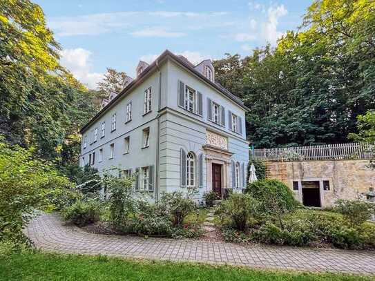 Denkmalschutz: Exklusives und großzügiges Wohnen auf zwei Etagen am Wachwitzer Weinberg in Dresden