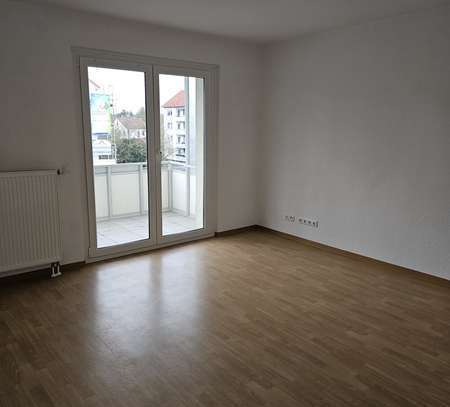 Renovierte 2 Zimmer-Wohnung mit Balkon im 2. OG