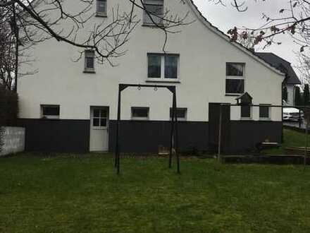 EFH mit Einliegerwohnung mit großem Garten in ruhiger Wohngegend von Brilon - Thülen