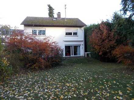 Freistehendes "Familienhaus" in ruhiger Lage in Karlsruhe-Palmbach, ebener Garten, Sauna, Garage