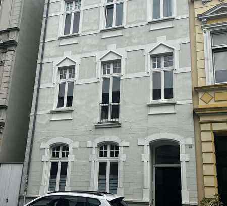 Freundliche und modernisierte 3-Zimmer-Erdgeschosswohnung mit EBK in Krefeld