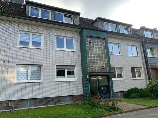 Stilvolle 3-Zimmer-Wohnung mit modernisierter Innenausstattung mit EBK in Duisburg