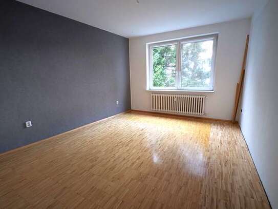 *2 Raum-Wohnung mit toller Aufteilung und Balkon - WG geeignet*