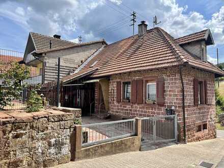 *** Historisches Einfamilienhaus mit idyllischem Garten und großem Potenzial ***