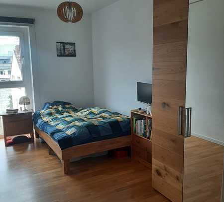 Top modernes Zimmer in Berufstätigen WG im Neubau im Balkon