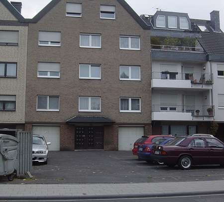 Wesseling, Kölner Str. - - 3-Zi-Wohnung mit Balkon, Garage und Blick auf den Rhein